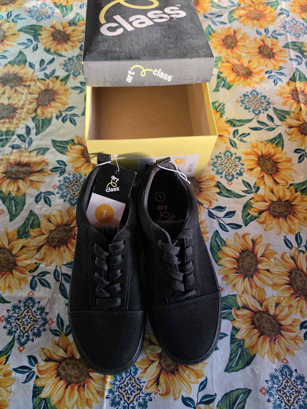 art class Black Kids' Lace-Up Sneakers